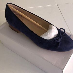 NWT NORDSTROM 1901 Navy blue suede flats size 6M